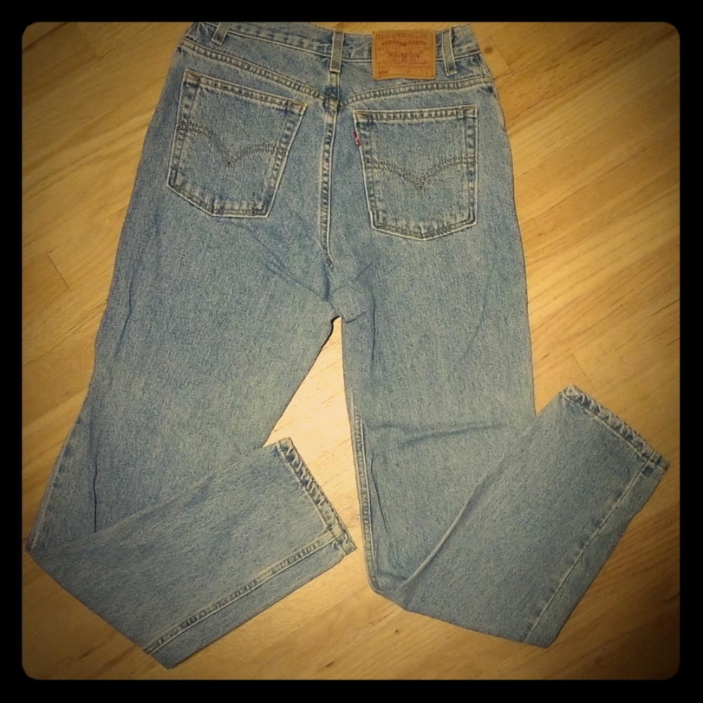 Women's Levi Jeans